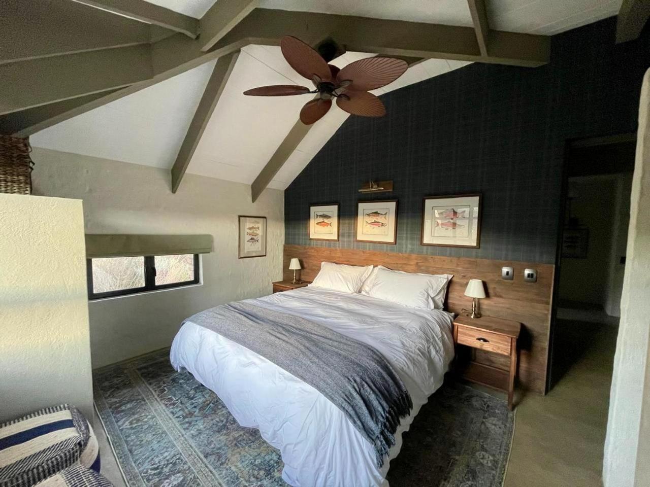 Stone Creek Mountain Lodge Dullstroom Rum bild