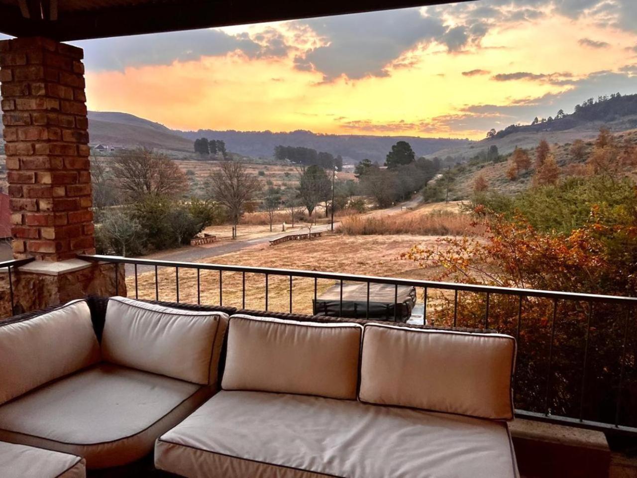 Stone Creek Mountain Lodge Dullstroom Exteriör bild
