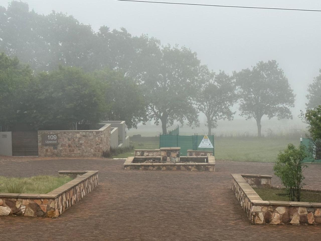 Stone Creek Mountain Lodge Dullstroom Exteriör bild